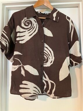 & Other Stories Women’s Oversized Linen Shirt in Brown and Cream, size Medium